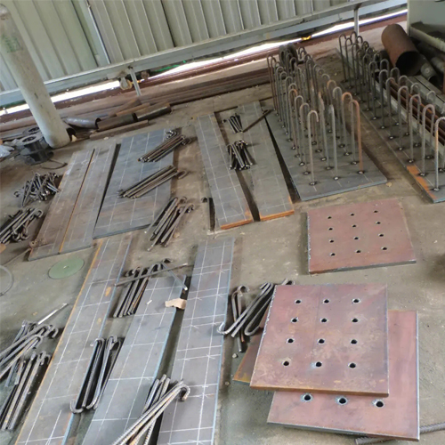 有哪些其他因素会影响克拉玛依预埋件位置的确定？